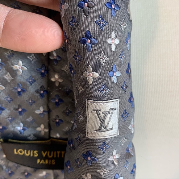 Louis Vuitton Tie - Picture 3 of 5